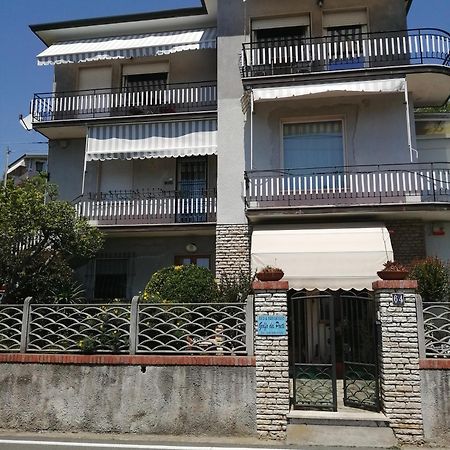 לריצ'י B&B Golfo Dei Poeti מראה חיצוני תמונה